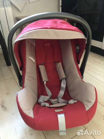 Автокресло Inglesina Huggy Multifix 0-12