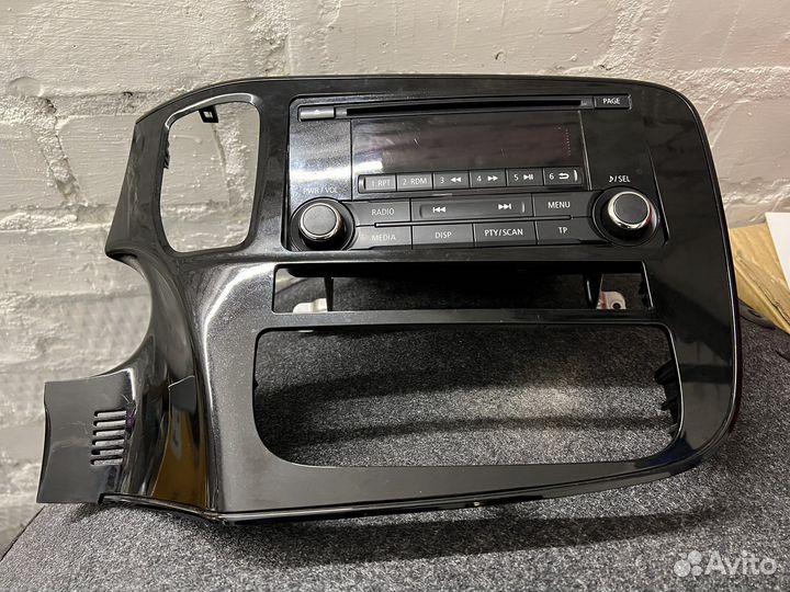 Штатная магнитолла Mitsubishi outlander 3 с рамкой