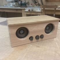 Музыкальная колонка Sony из дерева