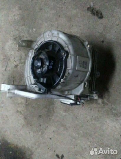 Вентилятор отопителя в корпусе тойота королла 100а