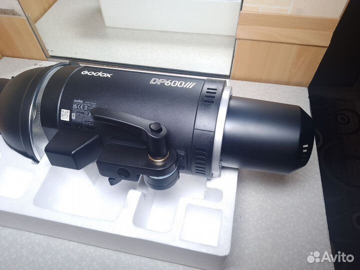 Вспышка студийная Godox DP600III