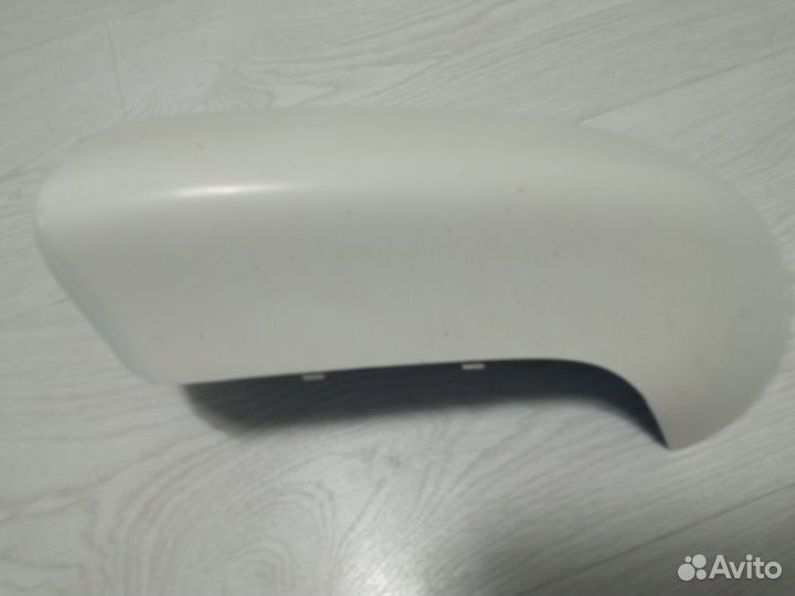 Накладка колпак левый зеркало Nissan Qashqai j10