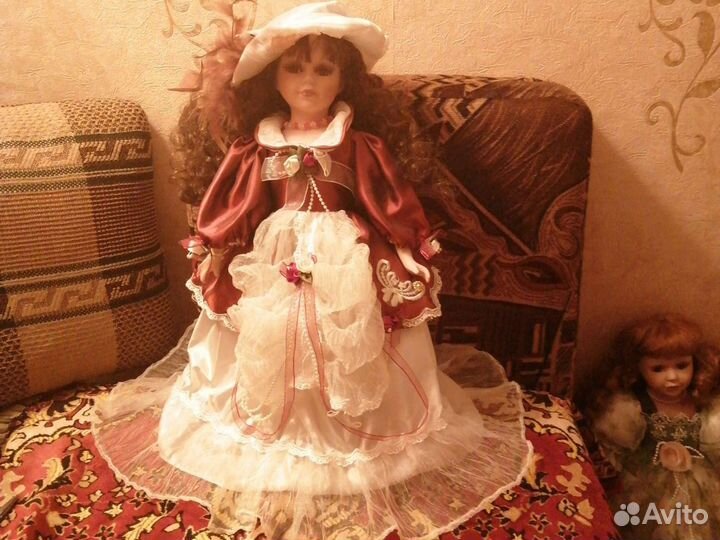 Кукла фарфоровая коллекционная