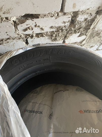 Goodyear EfficientGrip Performance 215/60 R16 95H