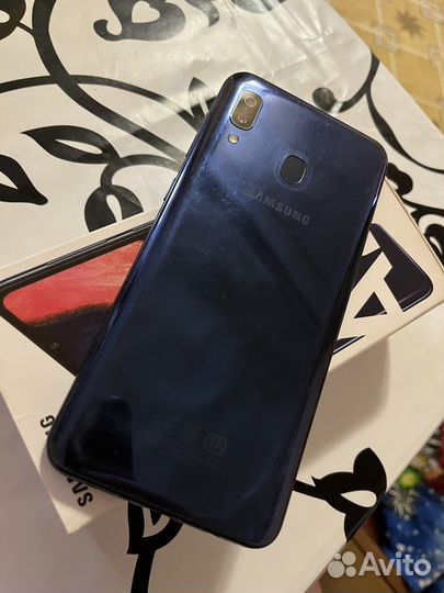 Samsung Galaxy A20, 3/32 ГБ