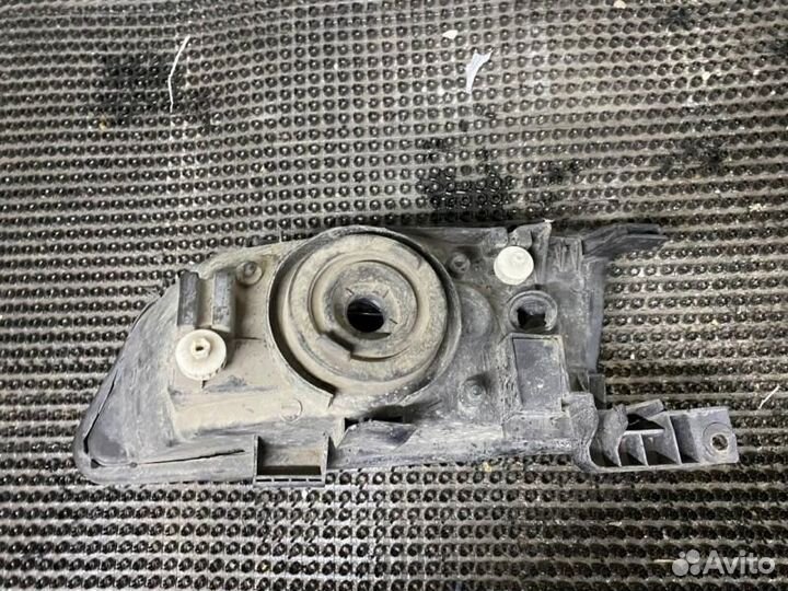 Фара галогеновая передняя правая Nissan Sunny FB15