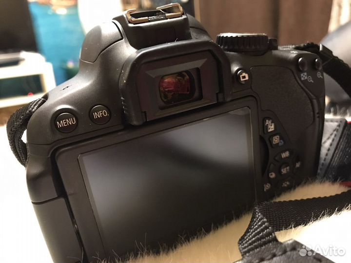 Зеркальный фотоаппарат Canon 650D )