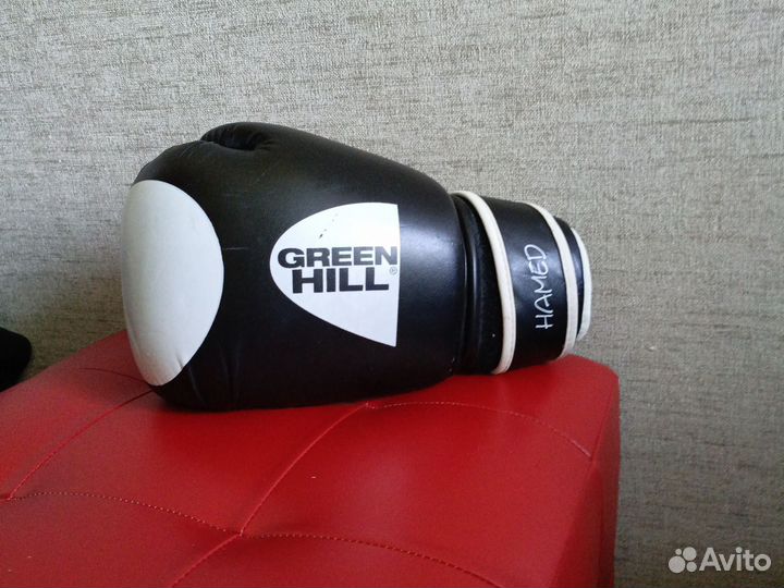 Боксерская перчатка 14 oz