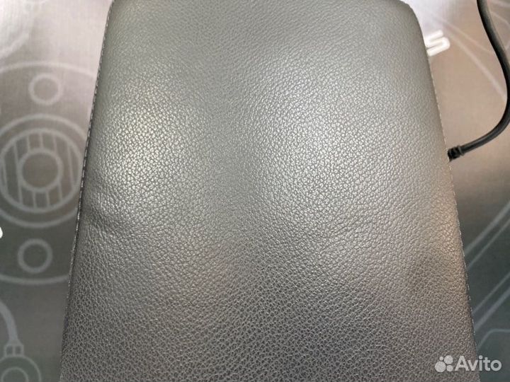 Подлокотник Audi A6 C6 caja 2009