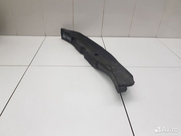 Уплотнитель переднего правого крыла