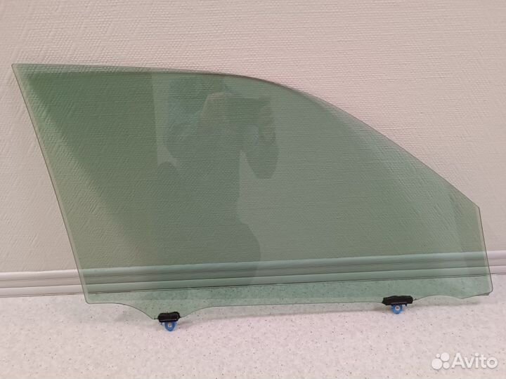 Стекло переднее левое Toyota Prado 6810260060