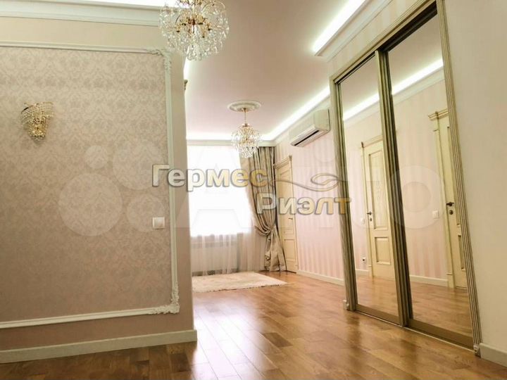 4-к. квартира, 170 м², 1/6 эт.