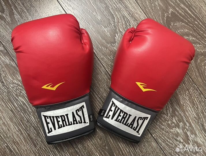 Боксерские перчатки everlast 10 oz Оригинал