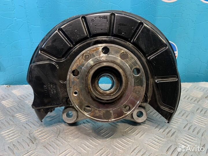 Кулак поворотный Volkswagen Passat B7 1.4 caxa