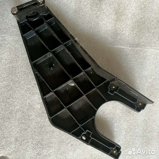 Крепление рулевого троса на гидроцикл BRP