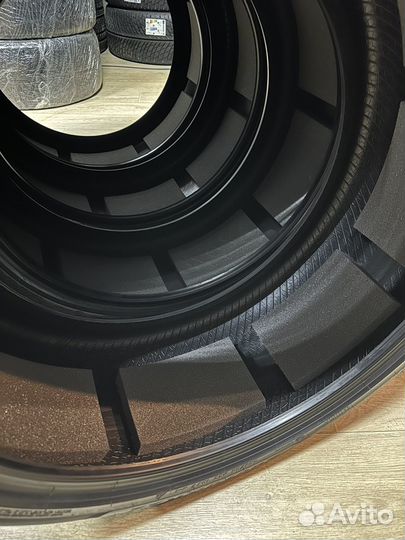 Pirelli Scorpion Winter 265/35 R22 и 285/35 R22