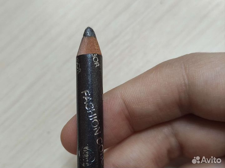 Карандаш серо-коричневый с блёстками Chambor