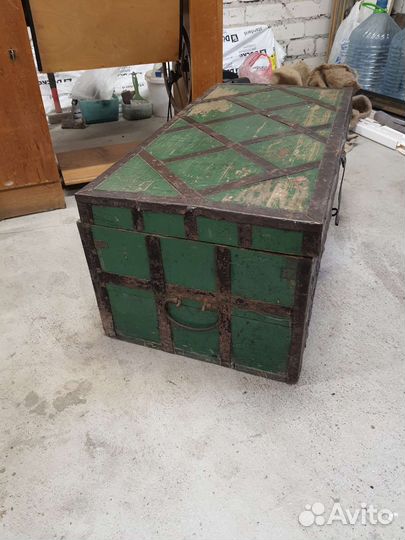 Сундук деревянный старинный
