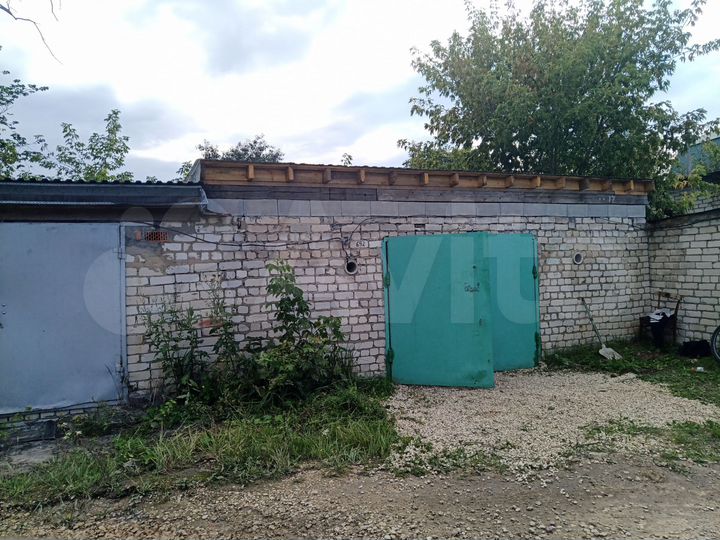Гараж, > 30 м²
