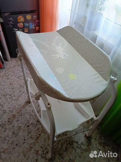 Ванночка с пеленальным столом