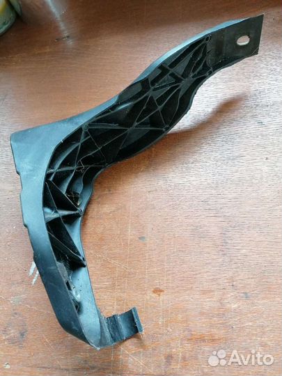 Кронштейн переднего бампера audi a4, В7