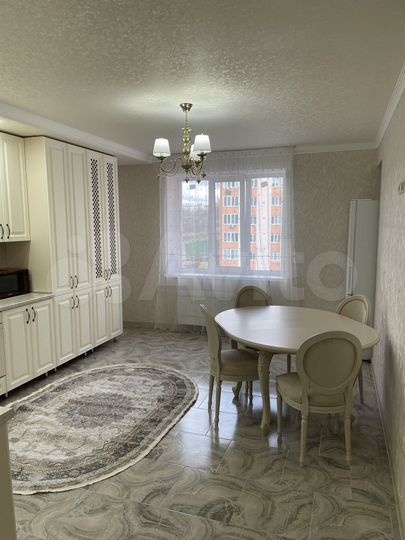 2-к. квартира, 80 м², 5/7 эт.