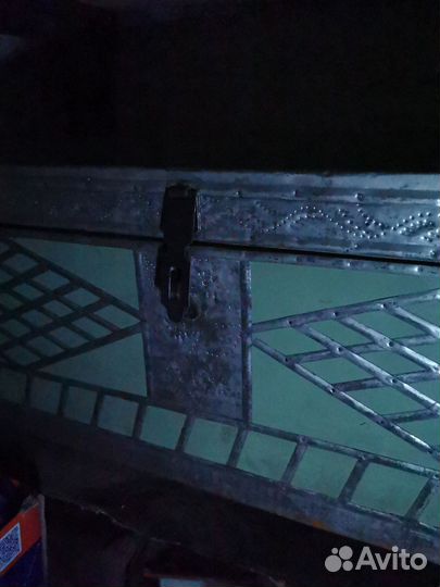 Сундук деревянный