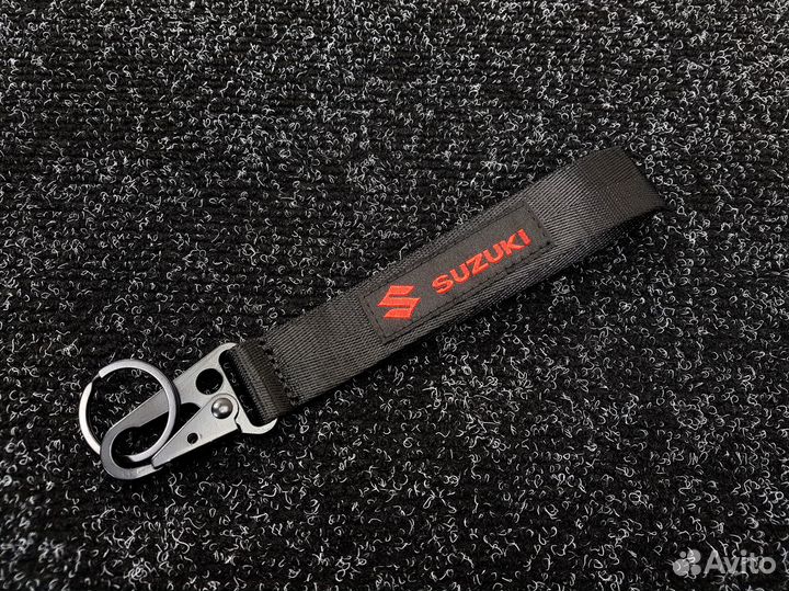 Брелок-петля Suzuki (Черный+красный)