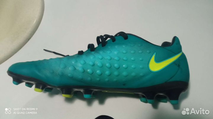Футбольные бутсы Nike Magista
