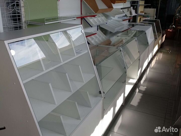 Прилавки,стеллажи,витрины