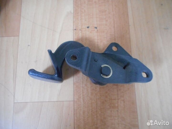 Ручка двери внутренняя правая Nissan Maxima (88-94