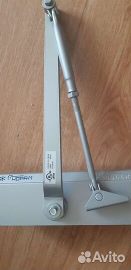 Доводчик дверной