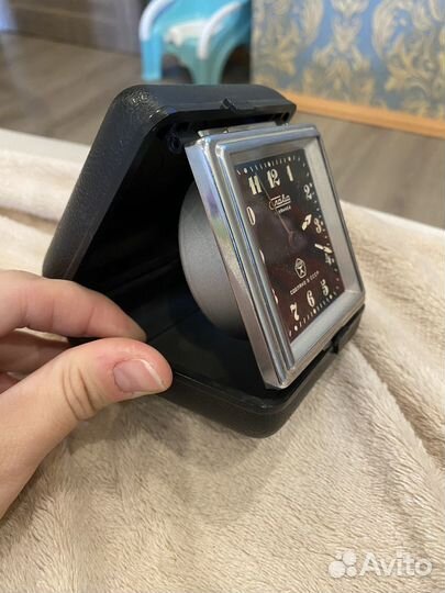 Дорожные часы-будильник «Слава»