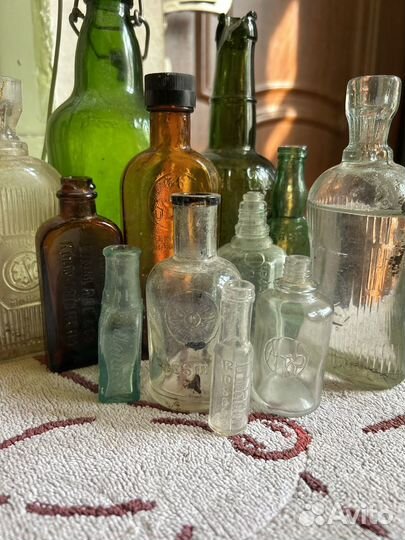 Старинные бутылки пузырьки