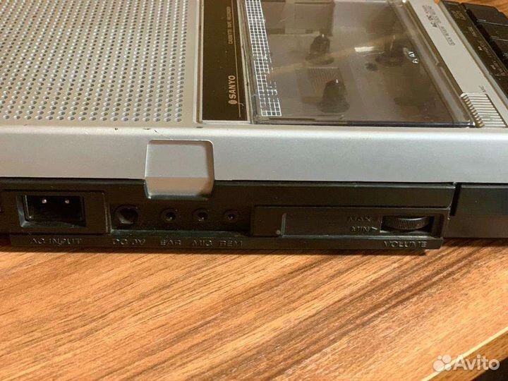 Кассетный магнитофон