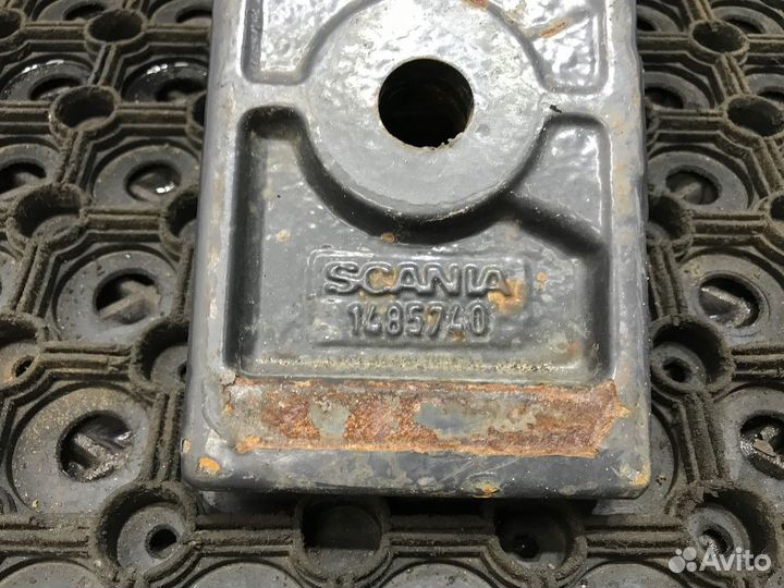 Кронштейн переднего стабилизатора правый