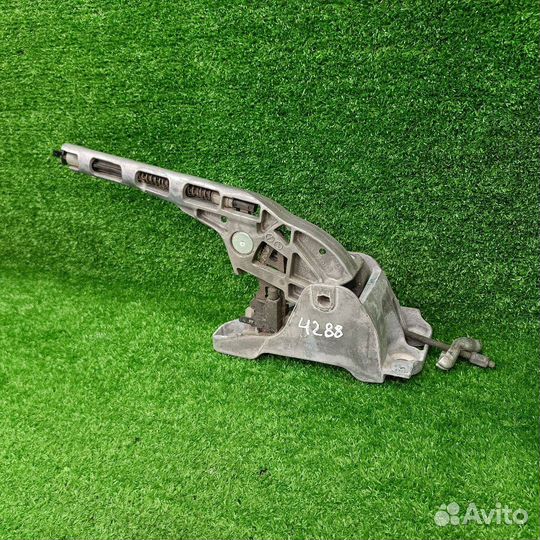 Рычаг ручного тормоза (ручника) Volkswagen Golf 5