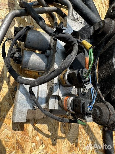 Блок клапанов передний Mercedes GL GLS A1663201158