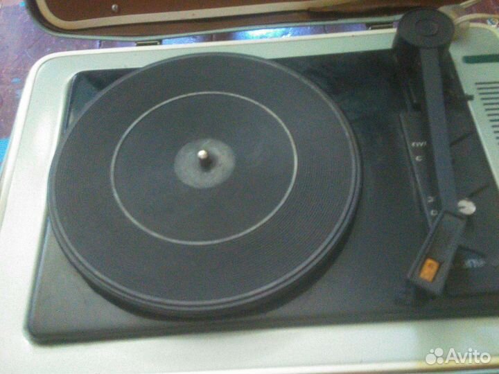 Ламповый проигрыватель юность на запчасти