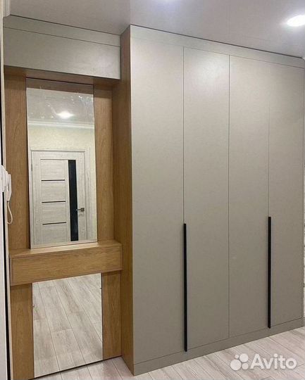 Угловой шкаф