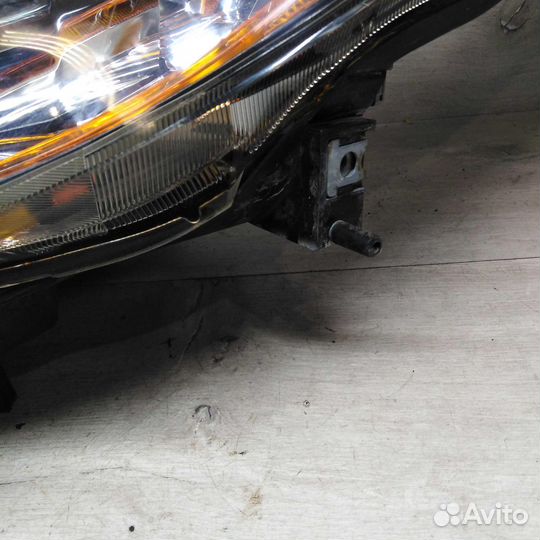 Фара передняя левая Mazda 3 II (BL)