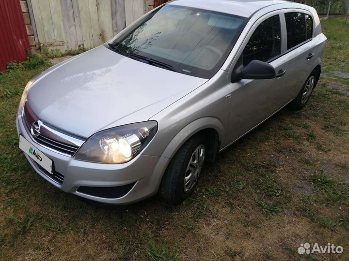 Opel Astra 1.6 МТ, 2013, 153 000 км