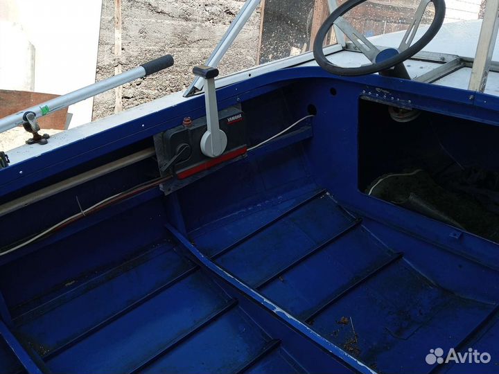 Лодка моторная