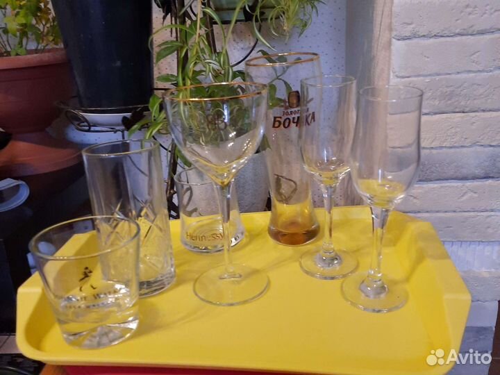 Бокалы разные, для мартини, виски, коньяка