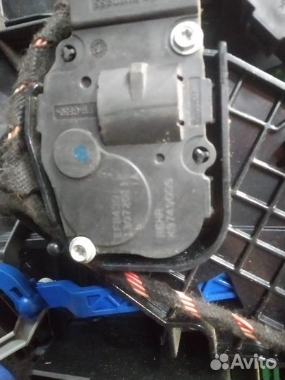 Сервопривод заслонок отопителя Audi Q5