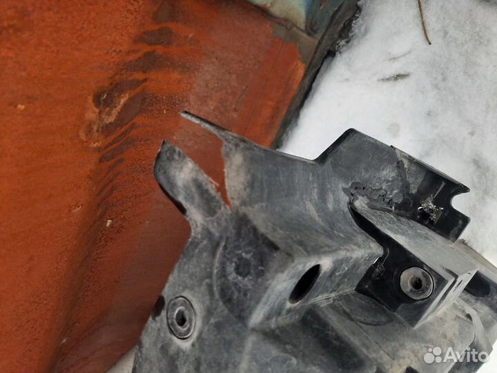 Передняя панель, телевизор Mazda CX-7 ER 2009