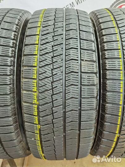 Bridgestone Blizzak VRX2 215/55 R17 94V