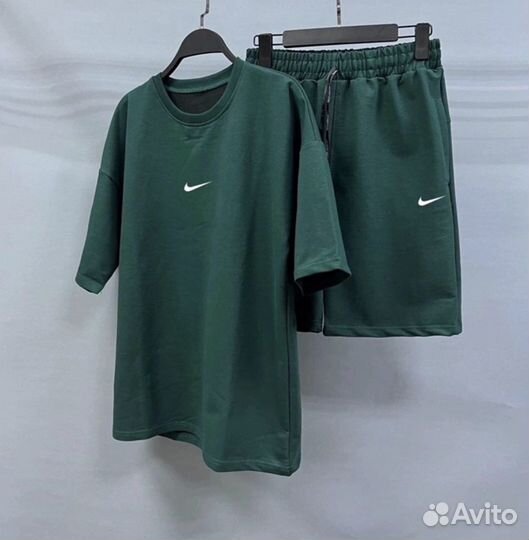 Nike костюм новый