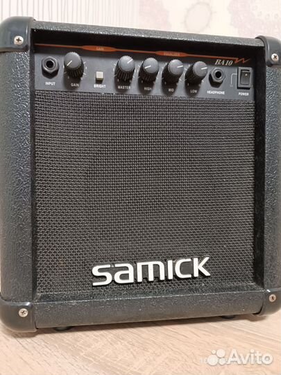 Комбоусилитель Samick BA-10 для бас-гитары