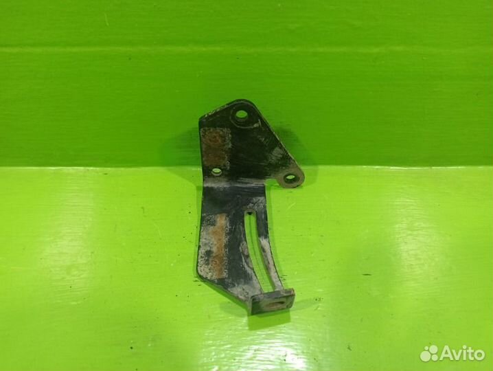 Кронштейн Ваз 21124 21124 2006
